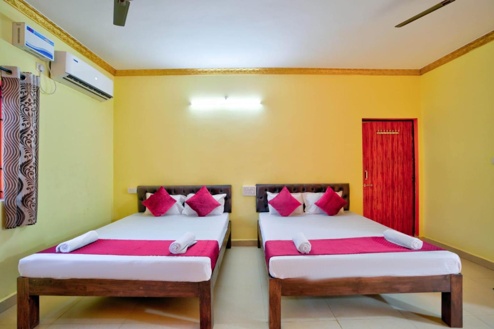 Hotel Savita Calangute Oda fotoğraf