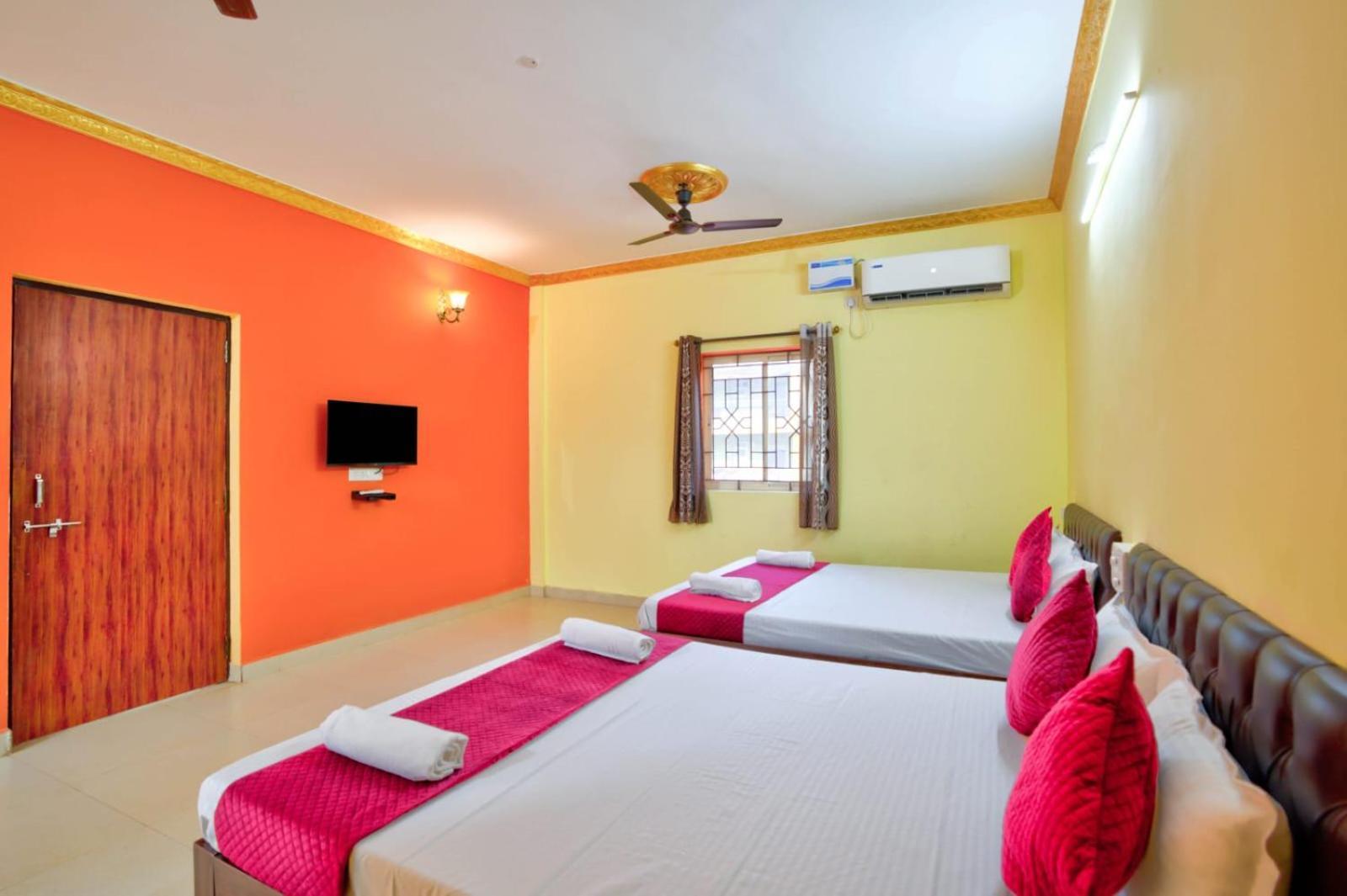 Hotel Savita Calangute Oda fotoğraf